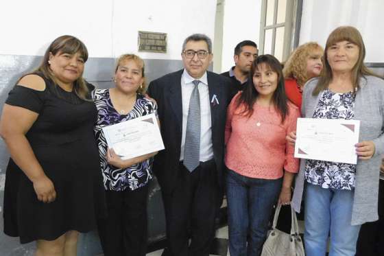 Más de 2400 alumnos concluyeron el ciclo lectivo de la Universidad Abierta de la Tercera Edad