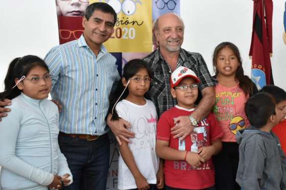 En Cafayate 159 chicos en edad escolar recibieron sus anteojos terapéuticos