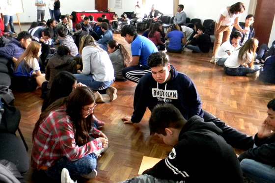 Adolescentes salteños reconocen peligros en Internet aunque incurren en prácticas de riesgo