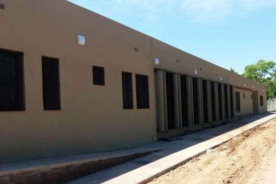 Finaliza la construcción de una escuela de educación especial de Colonia Santa Rosa