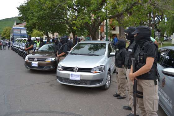 Más vehículos incautados en causas contra el narcotráfico se suman al trabajo policial