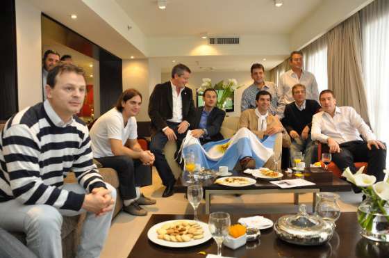 Urtubey festejó el triunfo de la selección argentina con dirigentes de Buenos Aires