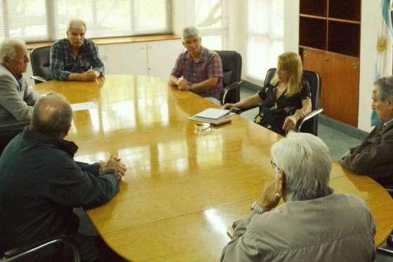Provincia y regantes analizan medidas para mejorar la situación de los consorcios