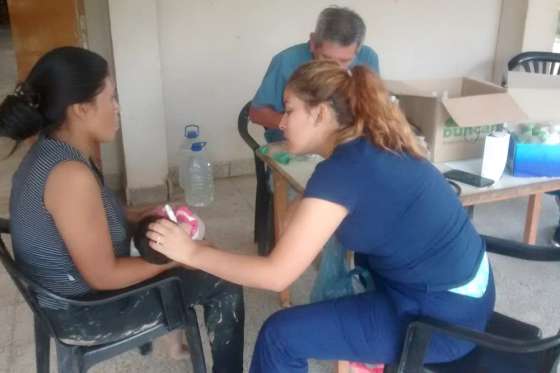 Salud Pública asiste a personas afectadas por la crecida del Pilcomayo