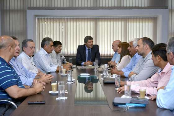 Yarade se reunió con senadores provinciales para tratar la agenda legislativa