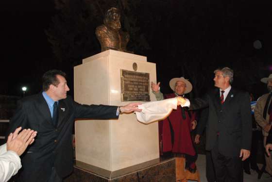 Zottos habilitó la refacción e iluminación de plazoleta Güemes de Metán