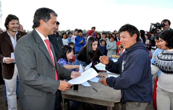 Entregaron certificados de lotes a 144 vecinos de la zona oeste 