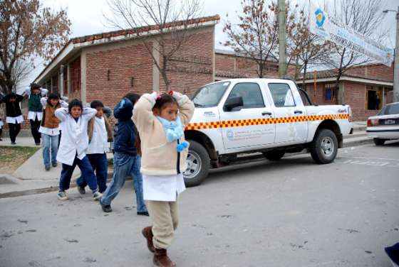 Simulacro de evacuación en escuela Oñativia de barrio Palermo