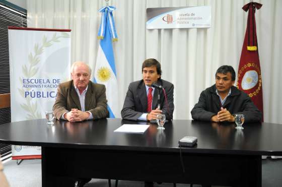 Presentaron el reglamento de los Concursos para la Administración Pública