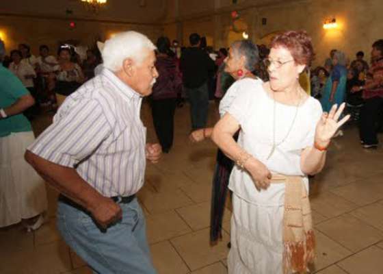 Pusieron en marcha ¿Bailamos? para los adultos mayores