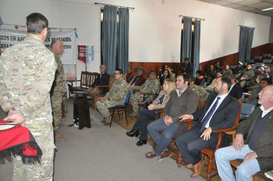 La ministra Pinal de Cid se reunió con representes del Ejército Argentino