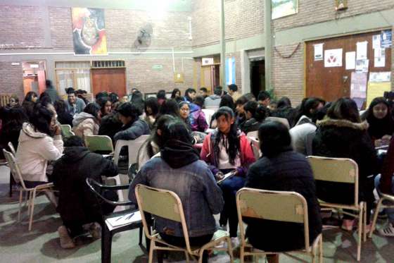 Capacitación a estudiantes para prevenir el abuso sexual mediante el uso de internet