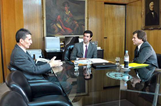 El Gobernador brindó su apoyo a la regularización del trabajo de los peluqueros