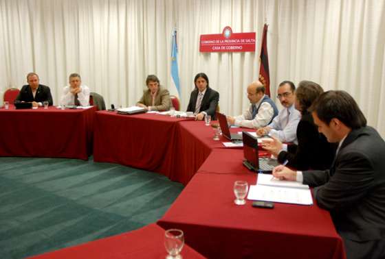 Ministros del Poder Ejecutivo analizaron la marcha de obras y acciones en toda la provincia