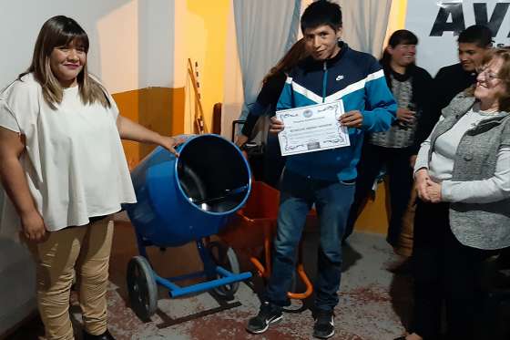 Emprendedores de Campo Quijano y Cerrillos recibieron herramientas para sus talleres familiares