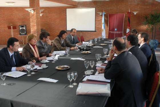 Ministros de doce provincias debatieron sobre el Fondo de Convergencia