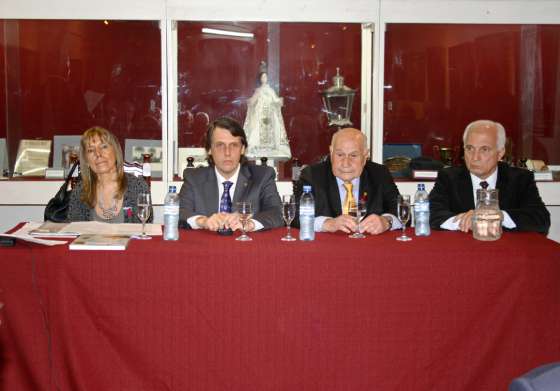 Se presentó el libro “A dos siglos del proceso independentista de cara al tricentenario”