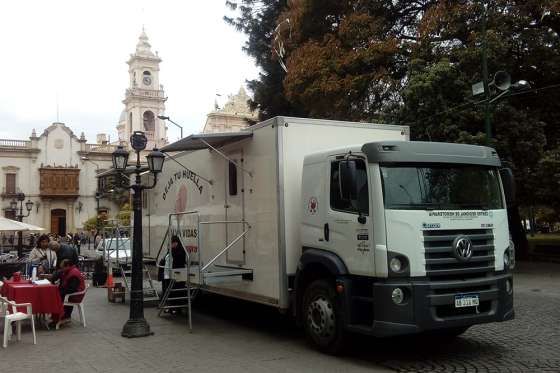 Colecta de sangre en horario especial en plaza 9 de Julio