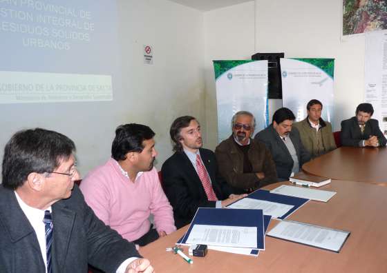 La Provincia entregó obras de ingeniería sanitaria a Rivadavia Banda Sur y La Unión