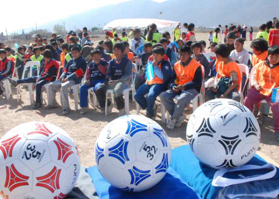 Más de 500 niños de la zona sureste de la ciudad recibirán entrenamiento futbolístico