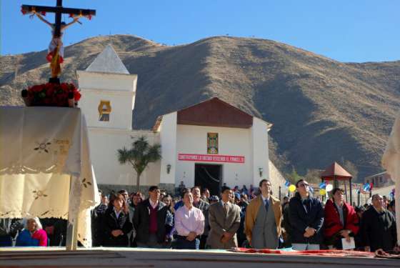 La Fiesta Patronal de Santa Victoria Oeste estuvo encabezada por el gobernador Urtubey