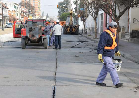 Avanza la repavimentación de 100 cuadras en el centro de la ciudad 