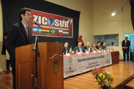 “Debemos dejar la mirada delegativa  y profundizar la integración subnacional”, sostuvo Urtubey 