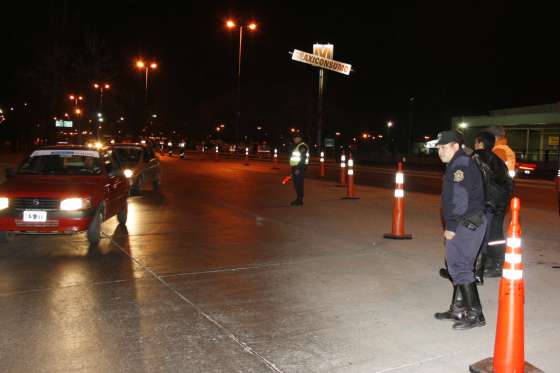 Seguridad vial controla en forma diaria taxis y remises