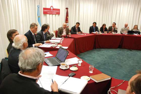 La Provincia emitirá tarjetas para todos sus programas alimentarios