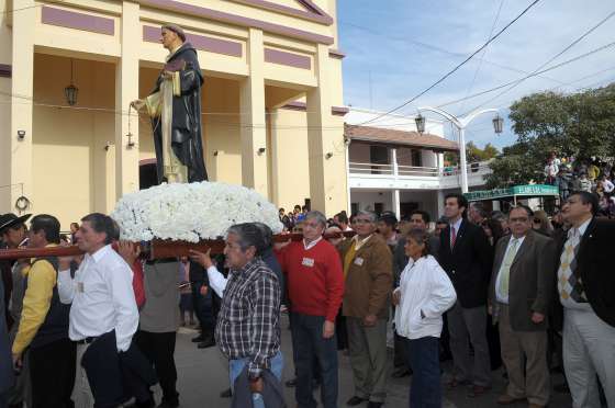 Urtubey asistió a la fiesta patronal de Joaquín V. González   
