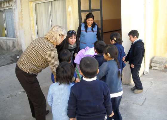 En distintas instituciones entregaron juguetes a niños con discapacidad