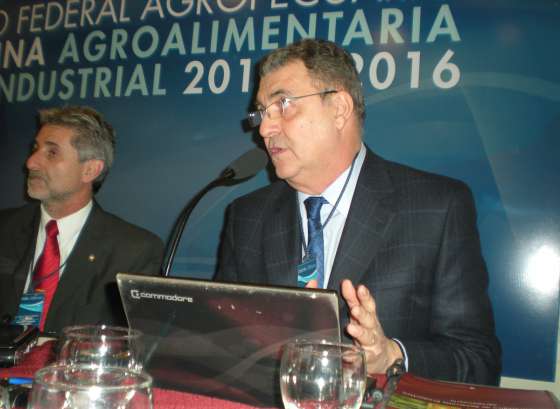 Destinan fondos para la finalización de una bodega para pequeños productores