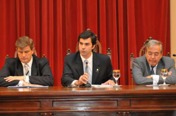 “Lucho por un Estado activo que se preocupe por la gente”, dijo Urtubey a la Asamblea Legislativa 