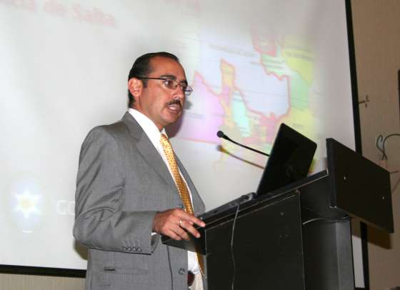 Apaza expuso sobre desarrollo sustentable en foro regional Red Muni 2010