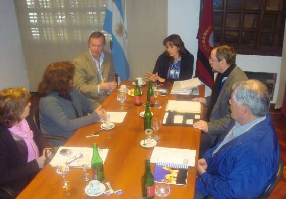 Proponen beneficiar a comerciantes que acepten la Tarjeta Social