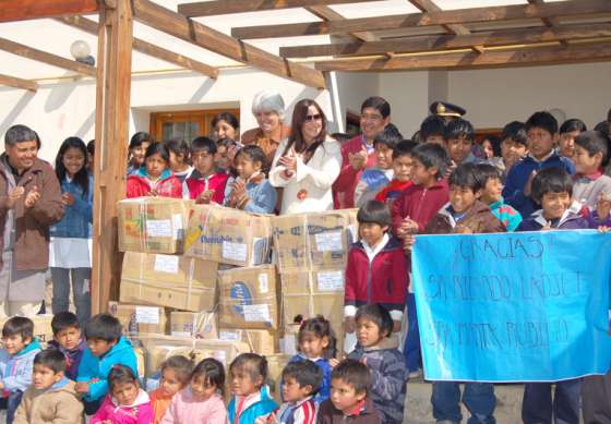 La escuela de San Pedro de Yacochuya recibió donaciones para sus alumnos