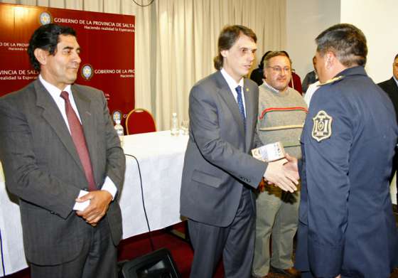  Entregaron computadoras para organismos de San Antonio de los Cobres y Campo Quijano