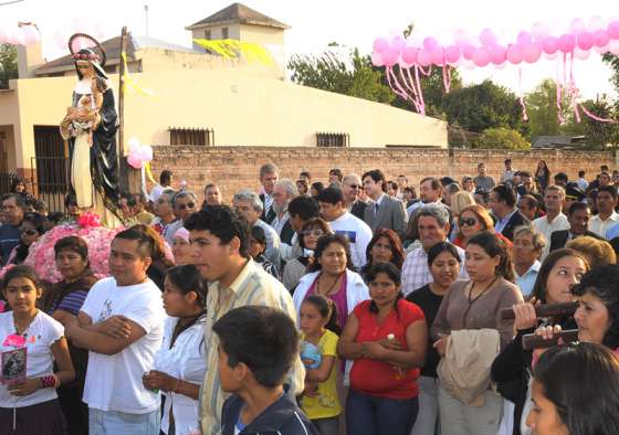 Urtubey encabezó la fiesta patronal en Colonia Santa Rosa
