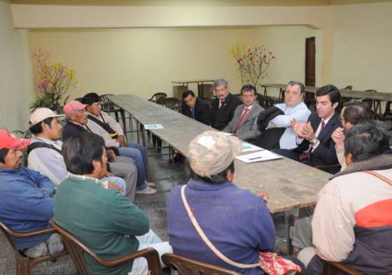 Urtubey recibió a pueblos originarios de Rivadavia Banda Norte