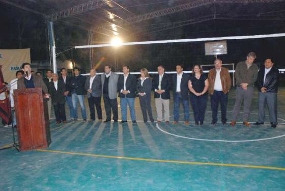 Urtubey inauguró un playón deportivo en una escuela de educación especial