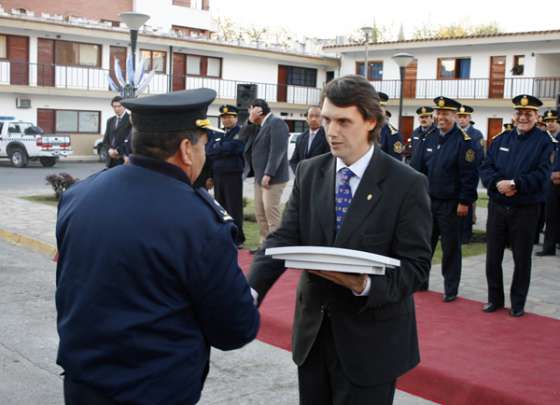 Entregaron equipamiento a la Policía de la Provincia