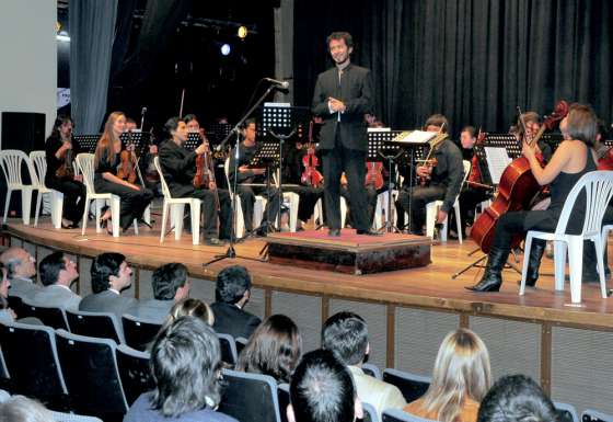El Gobierno becará a alumnos de la Orquesta Infantil
