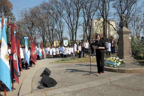La Provincia destacó la labor docente en el acto conmemorativo del Día del Maestro