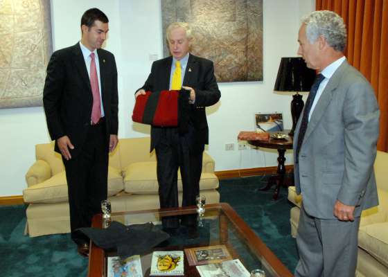 Urtubey abordó temas de integración con el embajador de Chile en Argentina