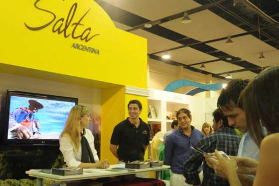 Los atractivos turísticos salteños se promocionan en la ExpoCruz