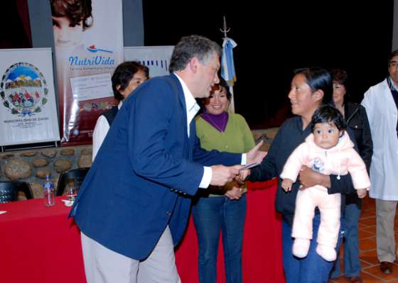 Entregaron Tarjetas NutriVida en Cachi