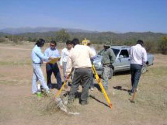 Usandivaras visitó localidades del interior para la concreción de obras 