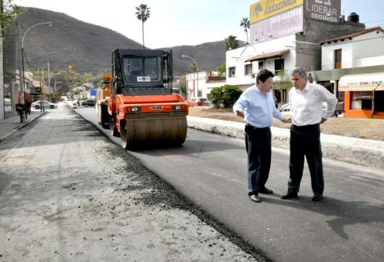 Avanza la repavimentación de 100 cuadras del micro y macro centro salteño