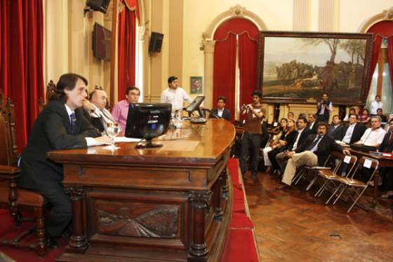 Diputados, senadores y concejales se capacitaron en mediación legislativa