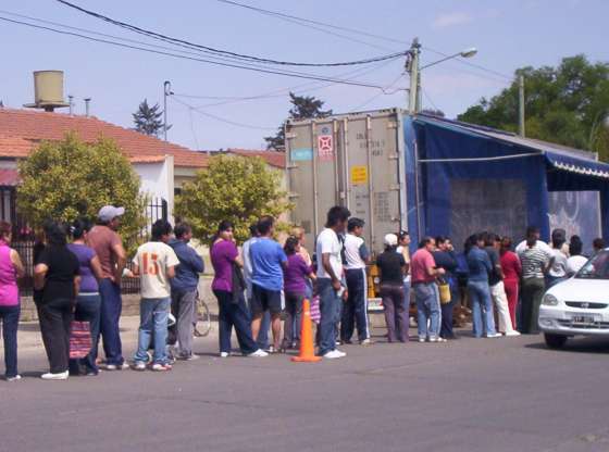 Continúa la venta de pescado de mar en barrios salteños